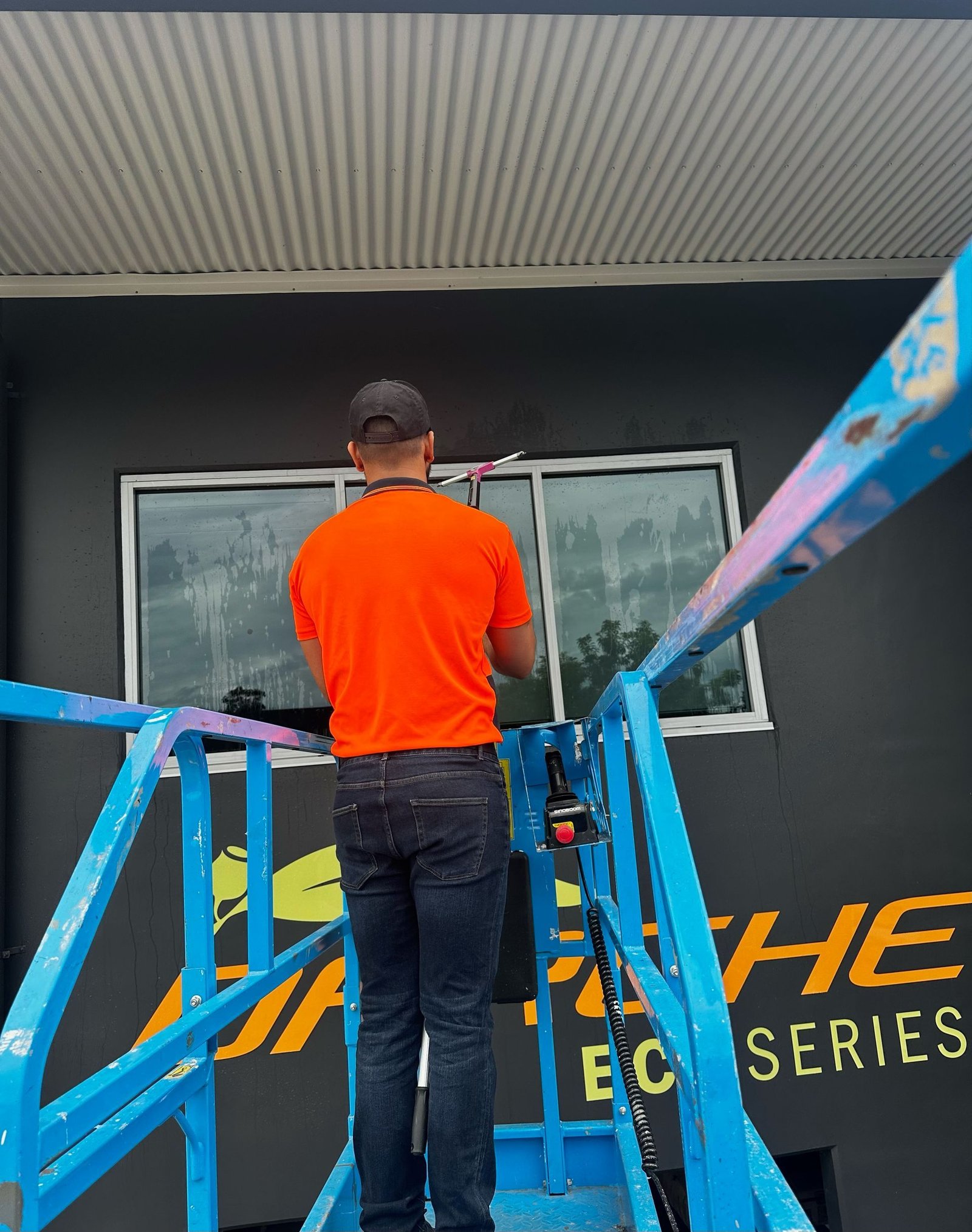 Window & Frame Cleaning